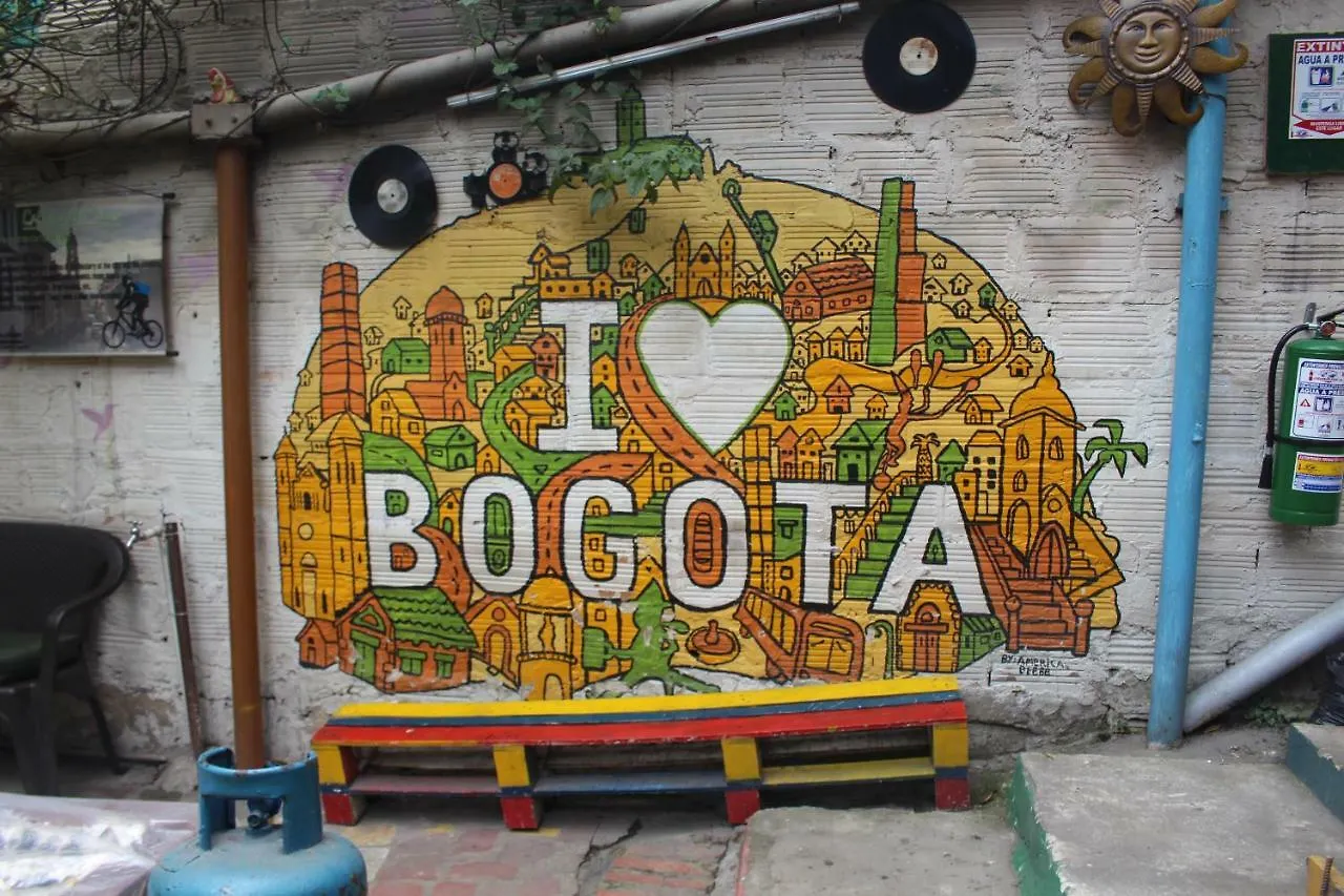 Hostal Gastro Bar Casa Colibri Bogota